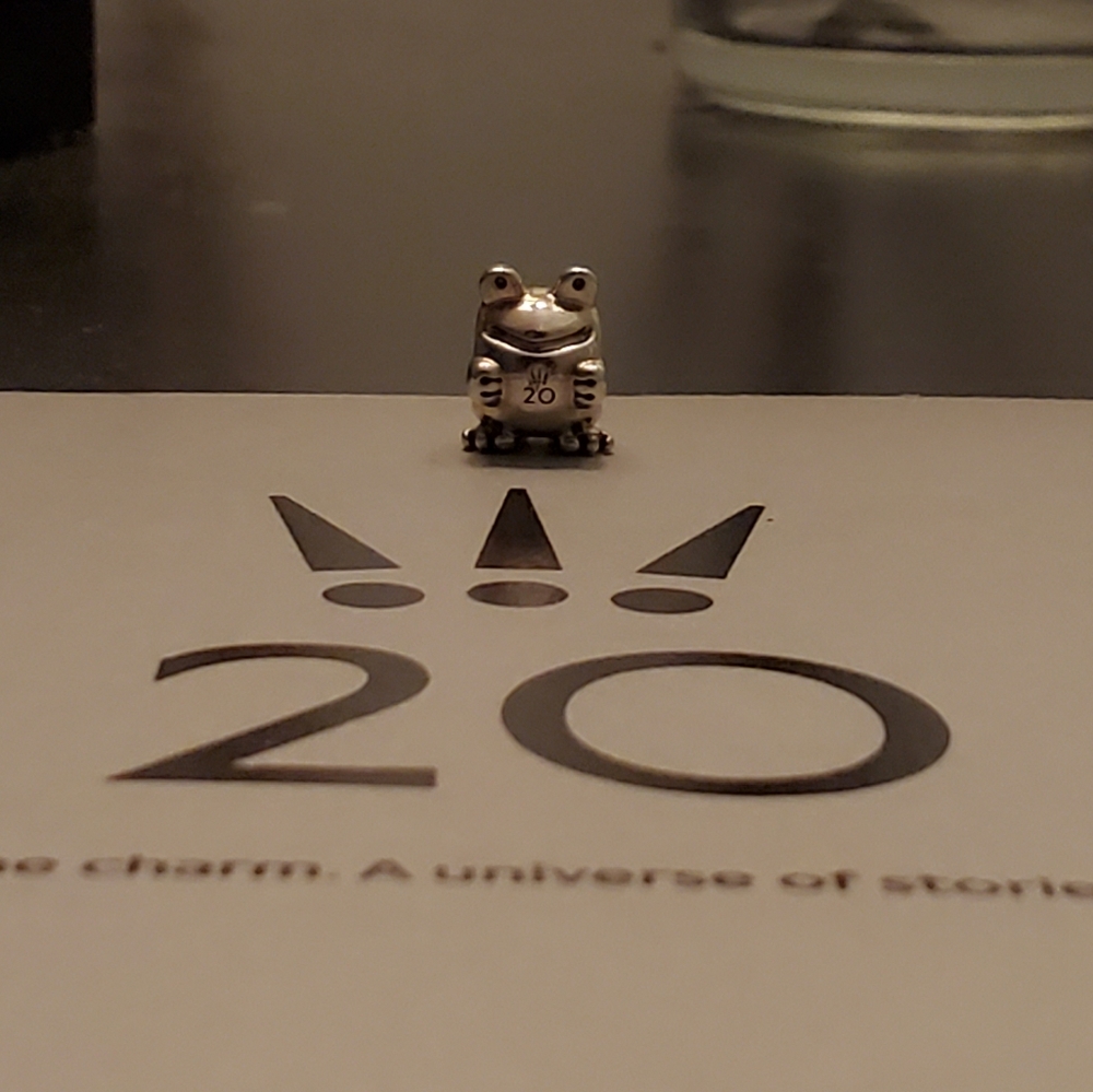 LIMITED EDITION Pandora charm Frog